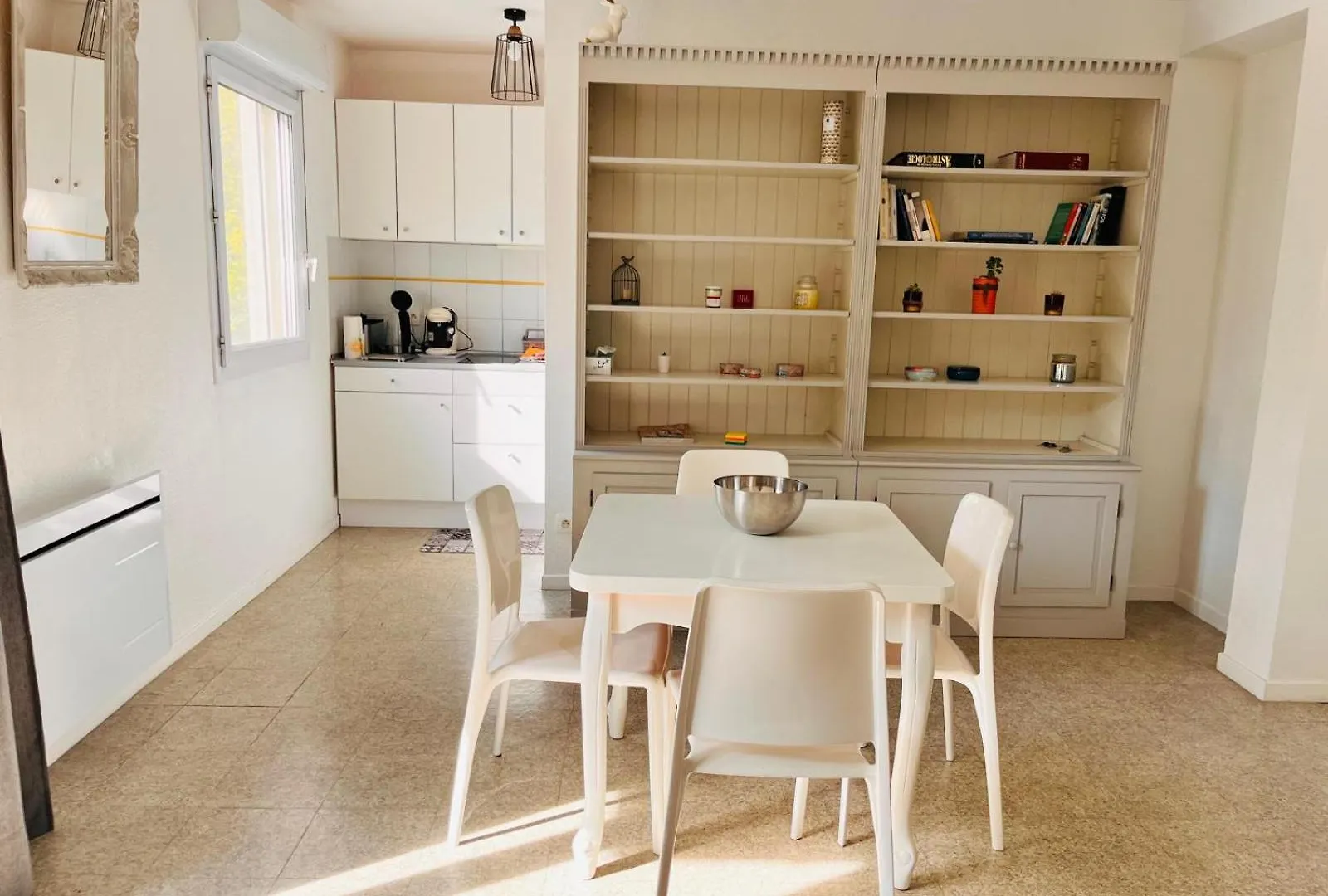 Appartement T2 Avignon Proche Remparts Balcon Et Parking 0*,  France